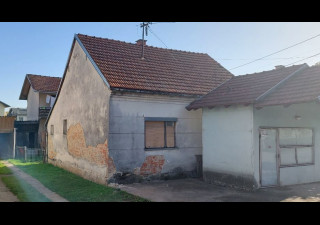 Dva stambena objekta u Prijedoru